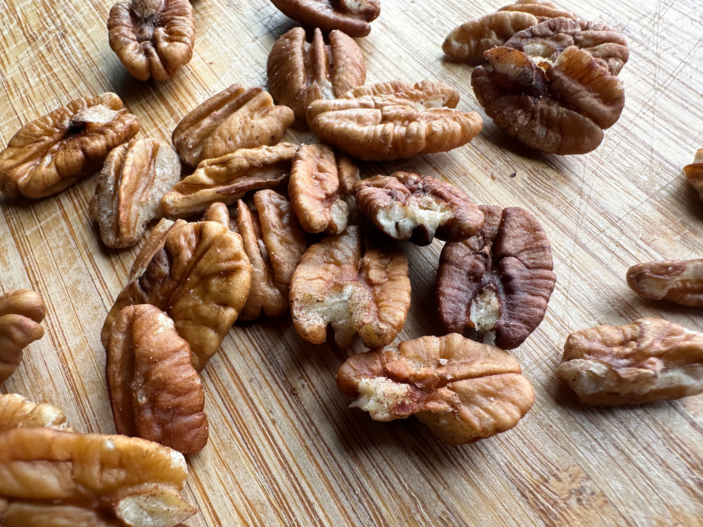 Frontier Sampler – Bison Snack Sticks & Native Pecans